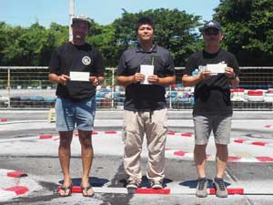 �X�|�[�c�N���XA���C���E�g�b�v�R